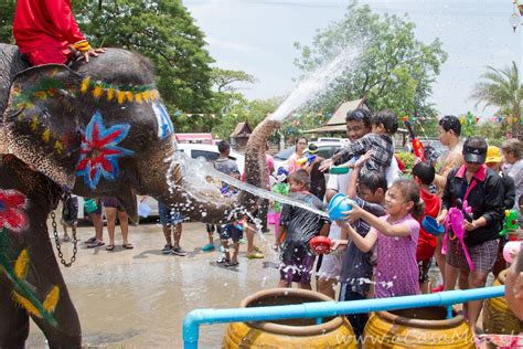 Mud Gun Thailand|Songkran: Thailand Water Festival .